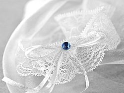 PartyDeco Vintage esküvői harisnyakötő - kék kövecskével